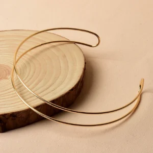 Gargantilha minimalista sólida