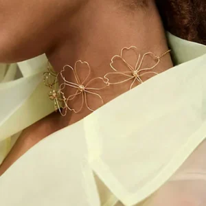 Colar Gargantilha Cuff De Arame De Metal Em Moldura De Flores