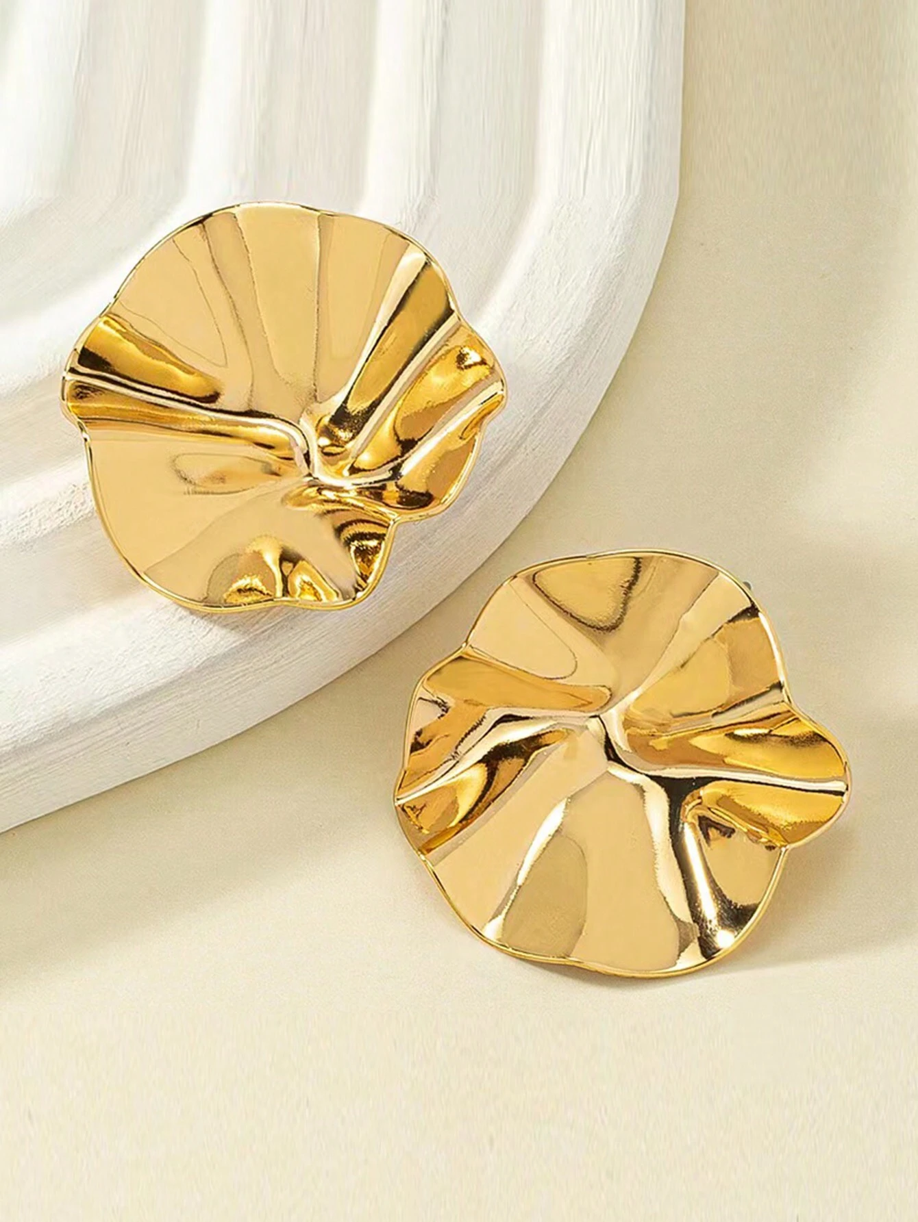 1 Par Novo Formato De Lótus Metálico, Brincos De Textura Irregular Para Mulheres, Modernos E Criativos, Brincos Assimétricos Plissados Para Festa, Data, Presente De Ano Novo