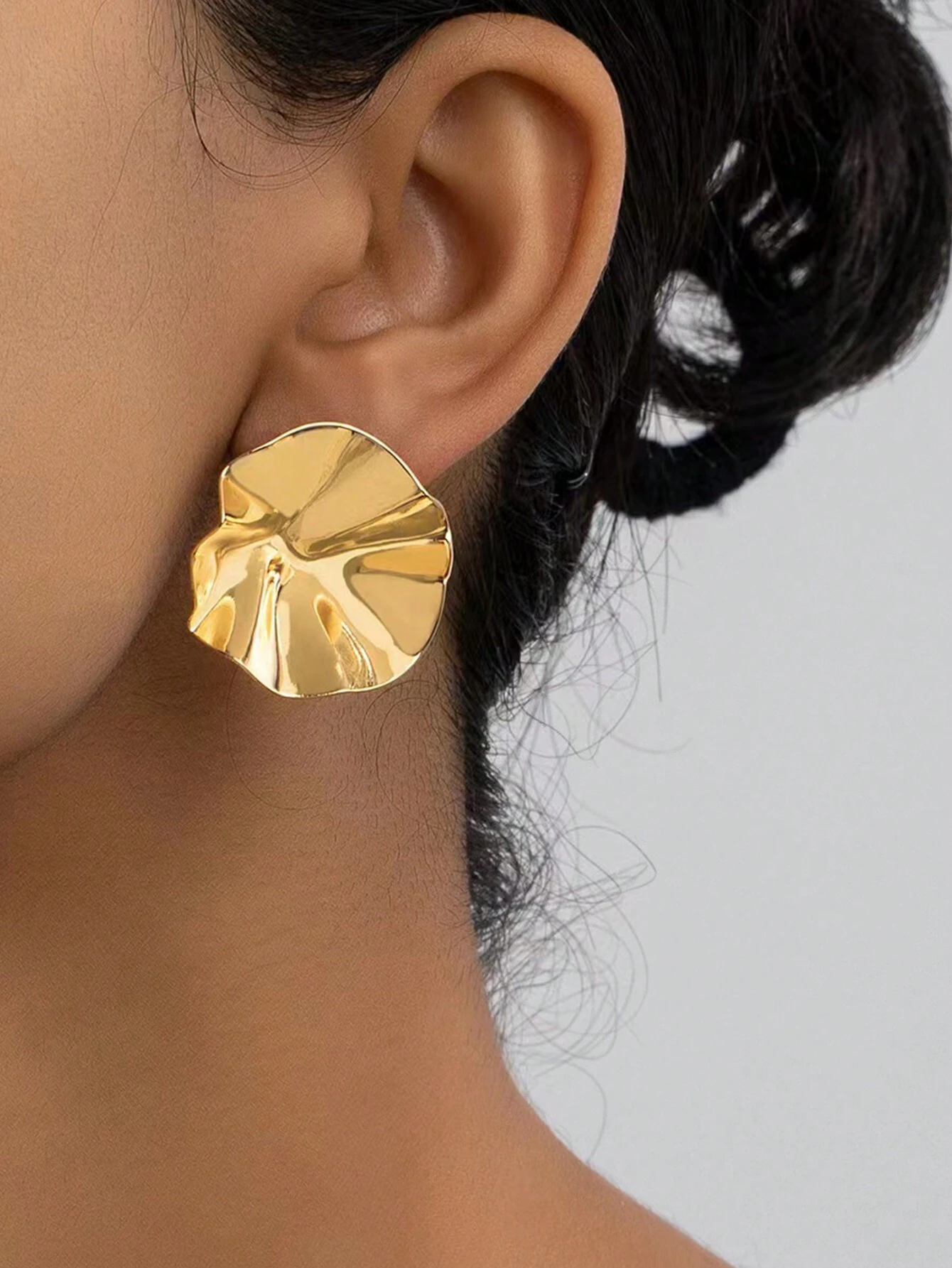 1 Par Novo Formato De Lótus Metálico, Brincos De Textura Irregular Para Mulheres, Modernos E Criativos, Brincos Assimétricos Plissados Para Festa, Data, Presente De Ano Novo