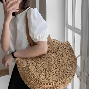 Bolsa Palha Redonda Desenho, de Ombro, Alça de Couro Sintético, Fecho de Zíper.