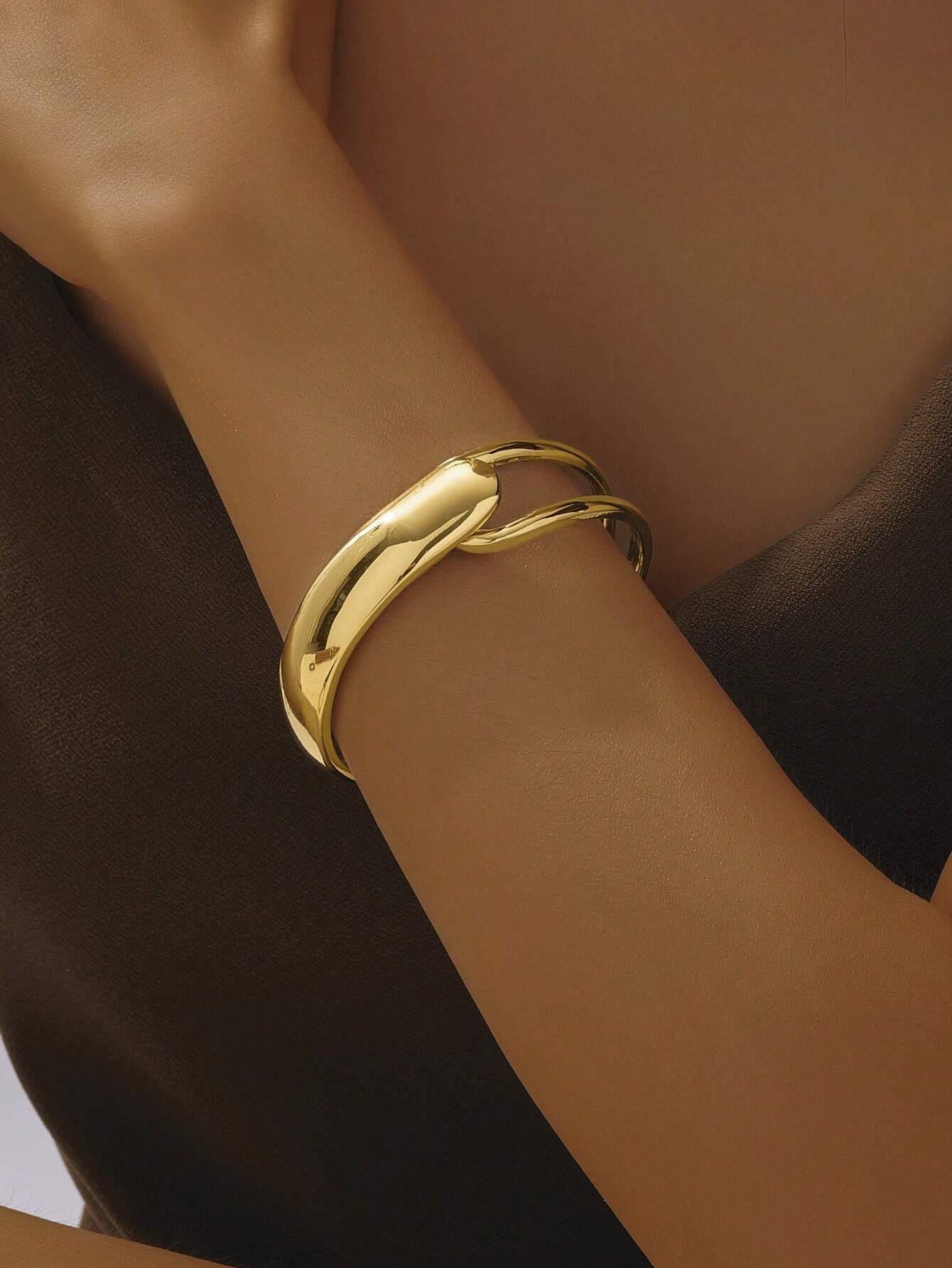 Pulseira de Metal Oca Assimétrica, Design de Nicho Elegante e Minimalista. - Imagem 3